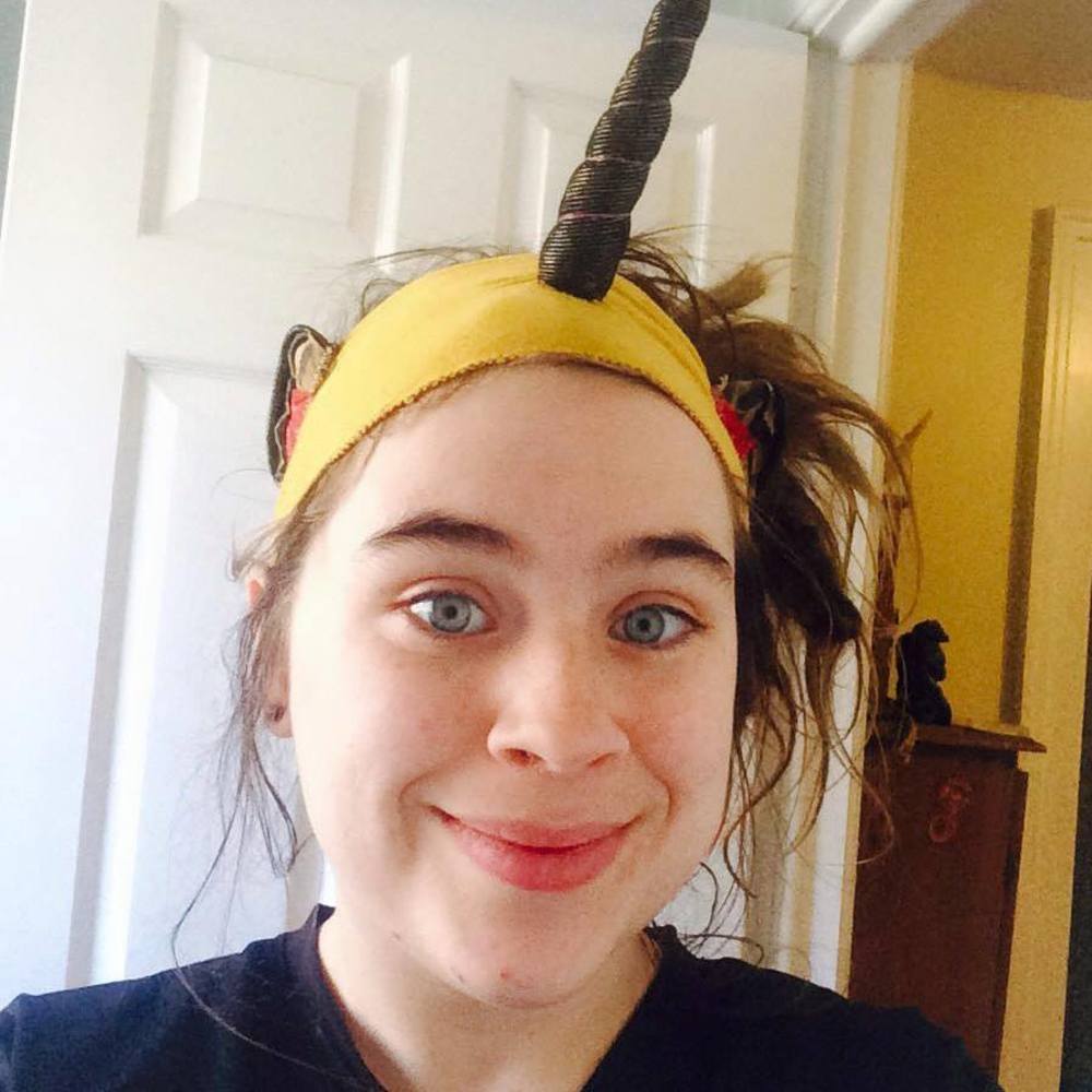 Meet your Posher, Caitlin